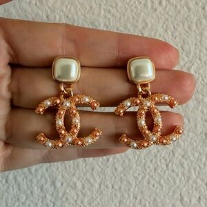 ✨ 🧡Vintage Gold Chanel Pearl CC Drop Earrings with Pearl Studs✨🧡